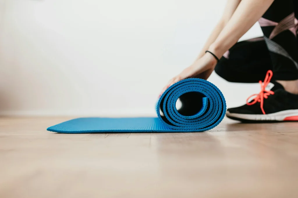 Exercice avec tapis pilates